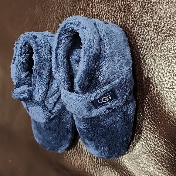 Ugg slippers - Picture 2 of 6